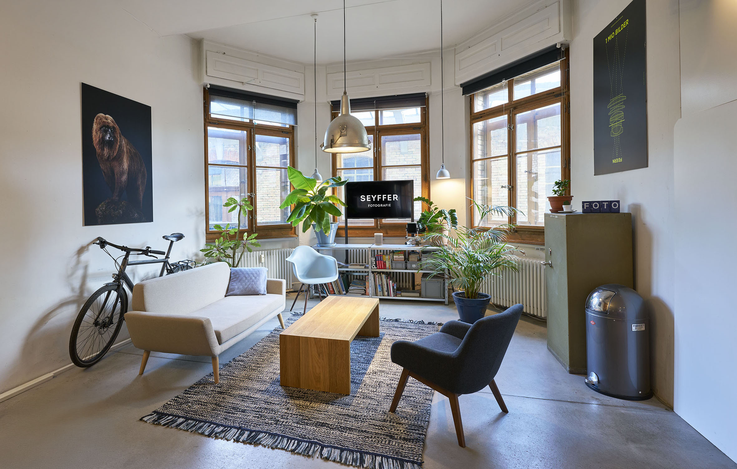 KONTAKT 1 a living room with a couch and a coffee table